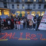 Le suicide d'un jeune requérant Afghan la semaine dernière à Genève a suscité une vive émotion. Des manifestants ont exprimé leur colère et leur tristesse après ce drame.